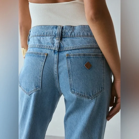 Abrand 99 Gigi Low-Rise Baggy Flare Jean - Picture 4 of 4